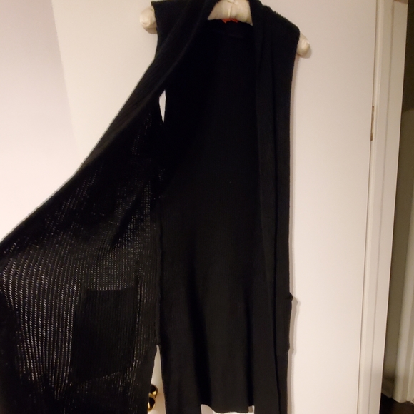 Vest - Picture 2 of 3